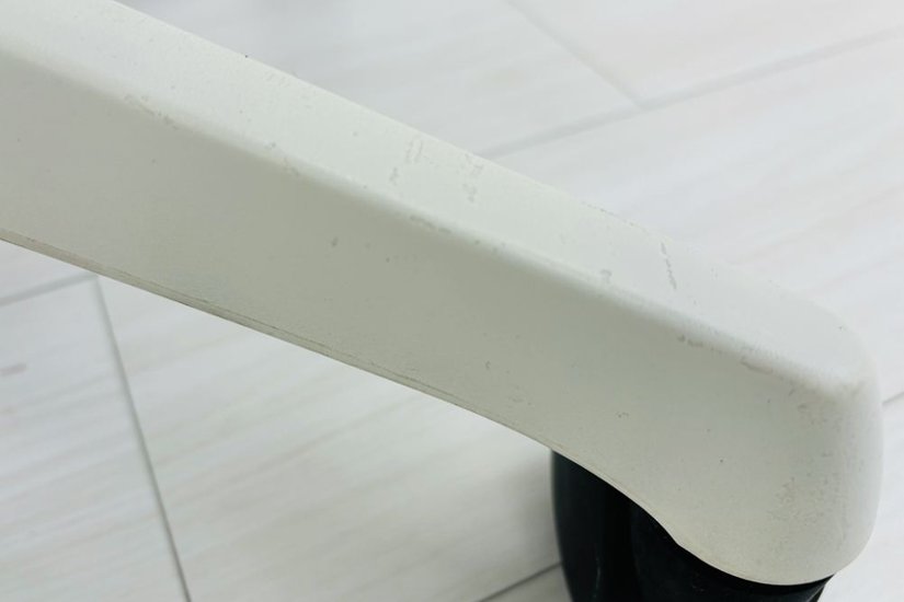 中古オフィスチェア オカムラ シルフィーチェア 中古 2015年製 ローバック 肘無 Sylphy メッシュ 中古オフィス家具 ライムグリーン画像