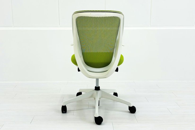 中古オフィスチェア オカムラ シルフィーチェア 中古 2015年製 ローバック 肘無 Sylphy メッシュ 中古オフィス家具 ライムグリーン画像