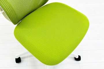 中古オフィスチェア オカムラ シルフィーチェア 中古 2015年製 ローバック 肘無 Sylphy メッシュ 中古オフィス家具 ライムグリーン画像