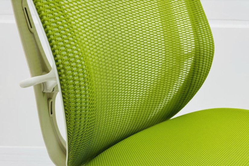 中古オフィスチェア オカムラ シルフィーチェア 中古 2015年製 ローバック 肘無 Sylphy メッシュ 中古オフィス家具 ライムグリーン画像