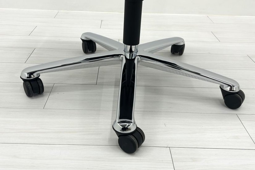  Wilkhahn Modus ウィルクハーン モダスチェア 中古 エグゼクティブチェア マネジメントチェア ブラック 中古オフィス家具 本革張り レザー画像