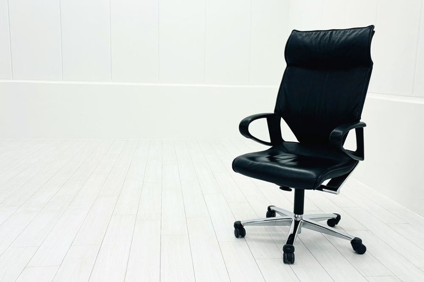  Wilkhahn Modus ウィルクハーン モダスチェア 中古 エグゼクティブチェア マネジメントチェア ブラック 中古オフィス家具 本革張り レザー画像