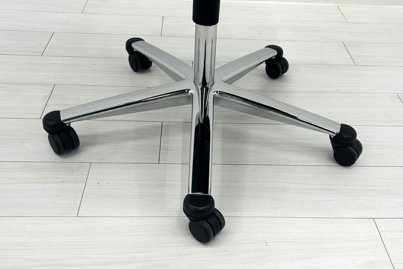  Wilkhahn Modus ウィルクハーン モダスチェア 中古 エグゼクティブチェア マネジメントチェア ブラック 中古オフィス家具 本革張り レザー画像