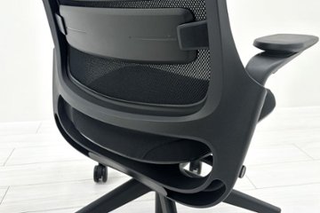 シリーズ1 スチールケース 中古 2024年製 ヘッドレスト付 Steelcase PARCEL Series1 中古オフィス家具 OAチェア ブラック画像