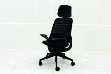 シリーズ1 スチールケース 中古 2024年製 ヘッドレスト付 Steelcase PARCEL Series1 中古オフィス家具 OAチェア ブラック画像