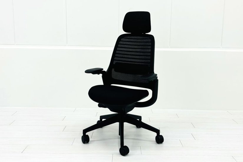 シリーズ1 スチールケース 中古 2024年製 ヘッドレスト付 Steelcase PARCEL Series1 中古オフィス家具 OAチェア ブラック画像