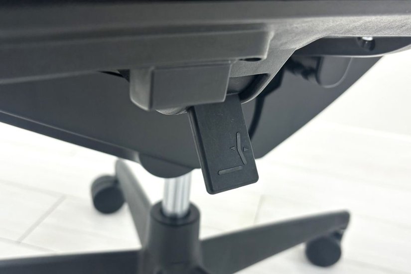 コクヨ プントチェア 中古 ローバック 肘無 KOKUYO クッション 中古オフィス家具 中古オフィスチェア オレンジ画像