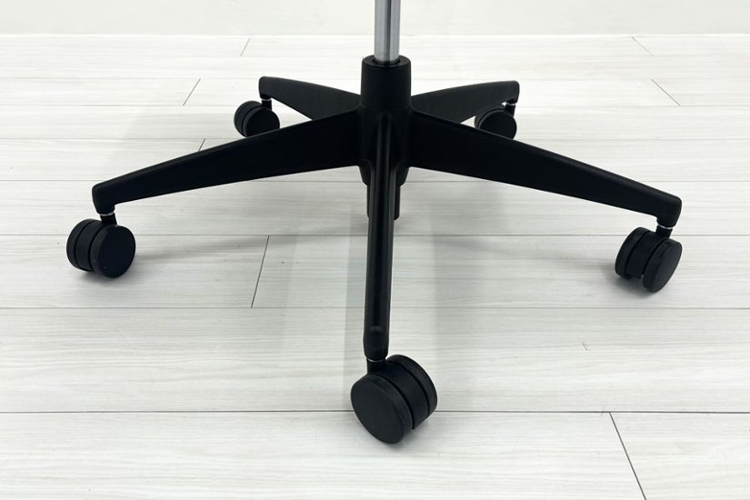 コクヨ プントチェア 中古 ローバック 肘無 KOKUYO クッション 中古オフィス家具 中古オフィスチェア オレンジ画像