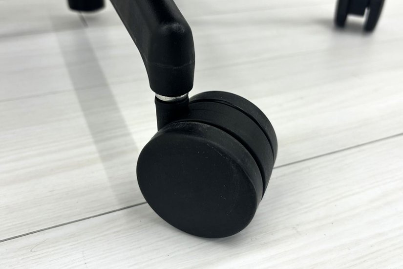 コクヨ プントチェア 中古 ローバック 肘無 KOKUYO クッション 中古オフィス家具 中古オフィスチェア オレンジ画像