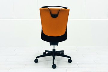 コクヨ プントチェア 中古 ローバック 肘無 KOKUYO クッション 中古オフィス家具 中古オフィスチェア オレンジ画像
