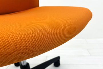 コクヨ プントチェア 中古 ローバック 肘無 KOKUYO クッション 中古オフィス家具 中古オフィスチェア オレンジ画像