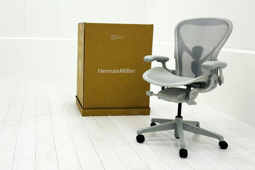 【未開封未使用品】 ハーマンミラー アーロンチェア リマスタード Bサイズ フル装備 中古 Herman Miller Aeron Chair Remastered 中古オフィス家具 ミネラル画像