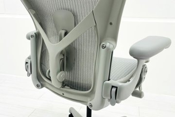 【未開封未使用品】 ハーマンミラー アーロンチェア リマスタード Bサイズ フル装備 中古 Herman Miller Aeron Chair Remastered 中古オフィス家具 ミネラル画像