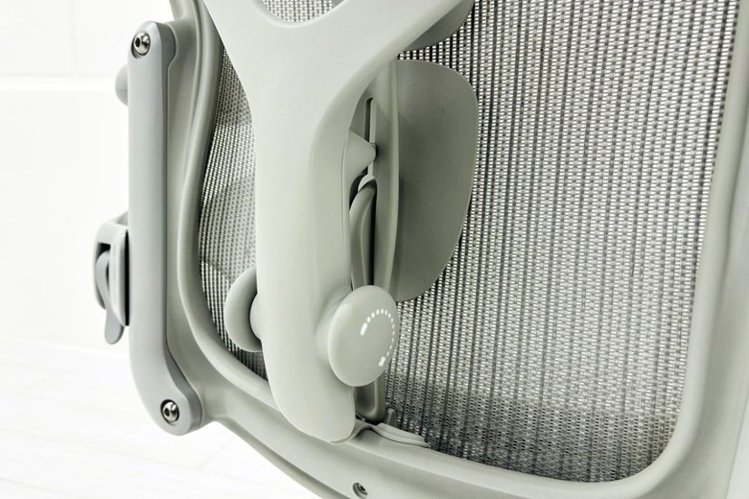 【未開封未使用品】 ハーマンミラー アーロンチェア リマスタード Bサイズ フル装備 中古 Herman Miller Aeron Chair Remastered 中古オフィス家具 ミネラル画像