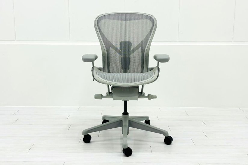 【未開封未使用品】 ハーマンミラー アーロンチェア リマスタード Bサイズ フル装備 中古 Herman Miller Aeron Chair Remastered 中古オフィス家具 ミネラル画像