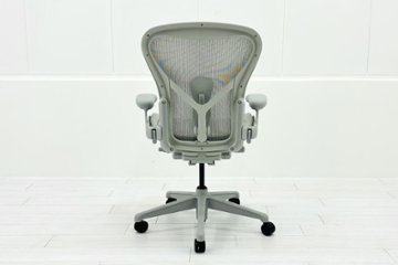 【未開封未使用品】 ハーマンミラー アーロンチェア リマスタード Bサイズ フル装備 中古 Herman Miller Aeron Chair Remastered 中古オフィス家具 ミネラル画像