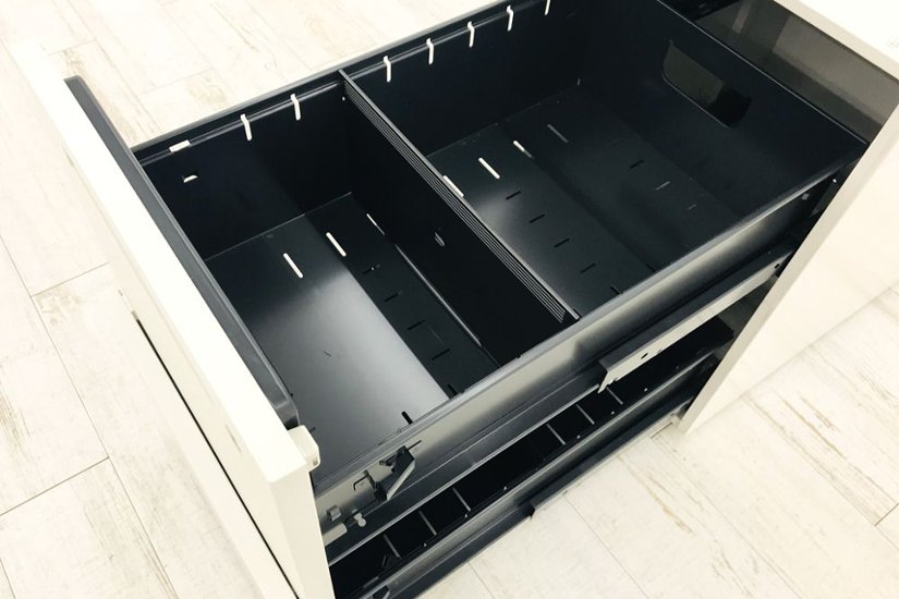 イトーキ CZRシリーズ 2段ワゴン 中古 キャビネット 収納家具 袖机 脇机 ホワイト ワゴン2段 中古オフィス家具 シリンダー錠画像