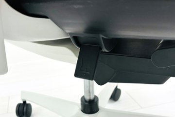 コクヨ デュオラチェア 中古 ハイバック 2016年製 KOKUYO Duora クッション 可動肘 中古オフィス家具 オレンジ画像