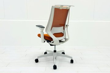 コクヨ デュオラチェア 中古 ハイバック 2016年製 KOKUYO Duora クッション 可動肘 中古オフィス家具 オレンジ画像