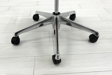 バロンチェア 中古 オカムラ Baron 可動肘 ハイバック 中古オフィス家具 中古オフィスチェア 事務椅子 メッシュチェア レッド画像