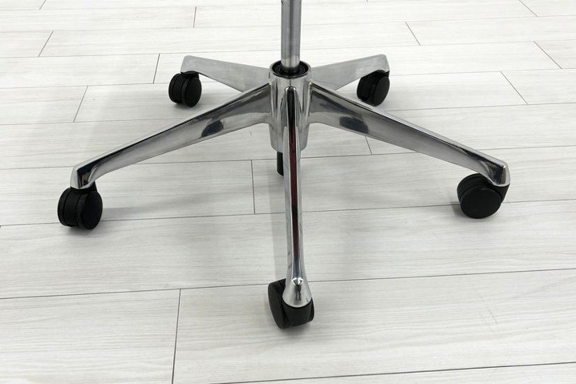 バロンチェア 中古 オカムラ Baron 可動肘 ハイバック 中古オフィス家具 中古オフィスチェア 事務椅子 メッシュチェア レッド画像