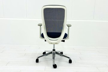 【ポリッシュ脚ピカピカ磨き有！】オカムラ シルフィーチェア 中古 2020年製 ハイバック 可動肘 OKAMURA Sylphy クッション 中古オフィス家具 C685BW-FMP3 ミディアムブルー画像