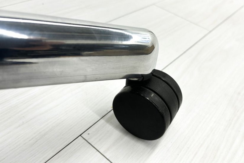 【ポリッシュ脚ピカピカ磨き有！】アーロンチェア 中古 Bサイズ フル装備 タキシードメッシュ ハーマンミラー 肘レバー アルミ脚 レザーアーム Herman Miller Aeron Chair画像