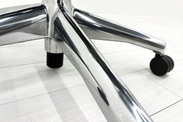 【ポリッシュ脚ピカピカ磨き有！】アーロンチェア 中古 Bサイズ フル装備 タキシードメッシュ ハーマンミラー 肘レバー アルミ脚 レザーアーム Herman Miller Aeron Chair画像