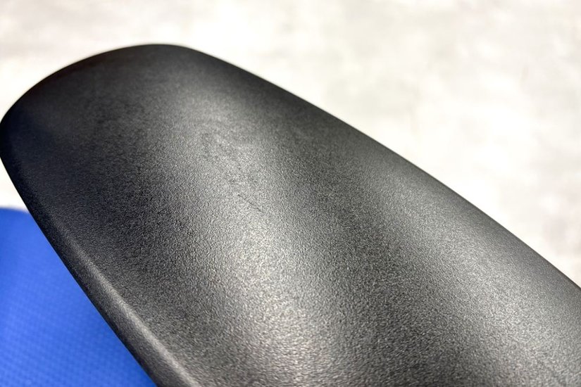 【ポリッシュ脚ピカピカ磨き有！】オカムラ シルフィーチェア 中古 2020年製 ハイバックメッシュ 可動肘 OKAMURA  Sylphy 中古オフィス家具 ミディアムブルー画像