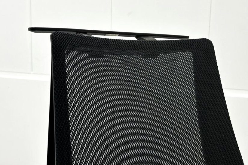 コクヨ デュオラチェア 中古 2017年製 KOKUYO Duora クッション 可動肘 中古オフィス家具 ブラック画像