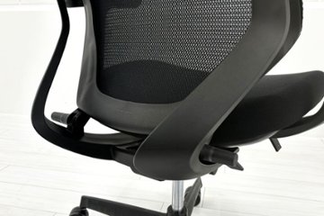 コクヨ デュオラチェア 中古 2017年製 KOKUYO Duora クッション 可動肘 中古オフィス家具 ブラック画像