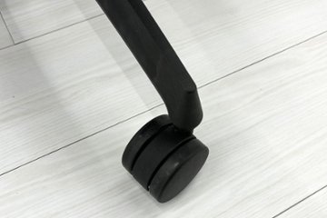 コクヨ デュオラチェア 中古 2017年製 KOKUYO Duora クッション 可動肘 中古オフィス家具 ブラック画像