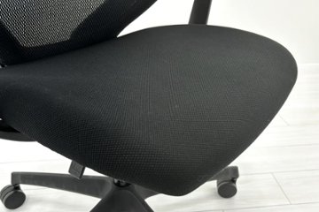 コクヨ デュオラチェア 中古 2017年製 KOKUYO Duora クッション 可動肘 中古オフィス家具 ブラック画像