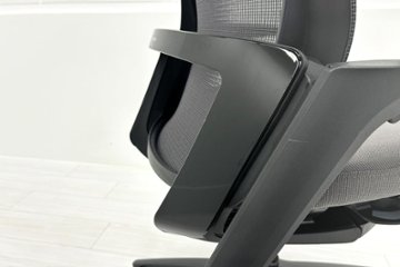【難あり】オカムラ フィノラチェア 中古 2025年製 Finora メッシュ 中古オフィス家具 可動肘 C787MR F1H2 ミディアムグレー画像