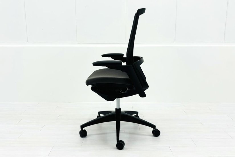 【難あり】オカムラ フィノラチェア 中古 2025年製 Finora メッシュ 中古オフィス家具 可動肘 C787MR F1H2 ミディアムグレー画像