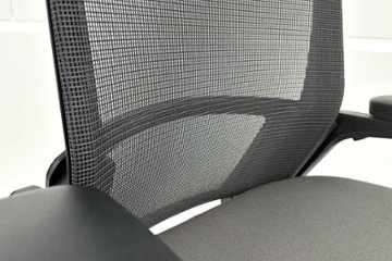 【難あり】オカムラ フィノラチェア 中古 2025年製 Finora メッシュ 中古オフィス家具 可動肘 C787MR F1H2 ミディアムグレー画像