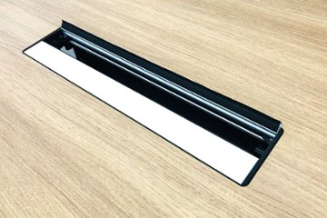 【ポリッシュ脚ピカピカ磨き有！】オカムラ ラティオ 中古 会議テーブル 幅3200 ミーティングテーブル 大型会議机 中古オフィス家具 ネオウッドミディアム 3200/1200/720画像