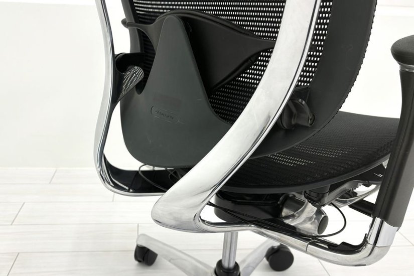 【ポリッシュ脚ピカピカ磨き有！】肘パッド新品交換 コンテッサチェア 中古 オカムラ Contessa 可動肘 中古オフィス家具 ブラック 画像