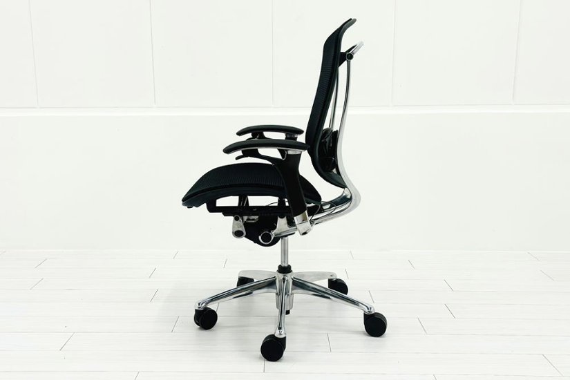 【ポリッシュ脚ピカピカ磨き有！】肘パッド新品交換 コンテッサチェア 中古 オカムラ Contessa 可動肘 中古オフィス家具 ブラック 画像
