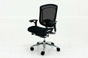 【ポリッシュ脚ピカピカ磨き有！】肘パッド新品交換 コンテッサチェア 中古 オカムラ Contessa 可動肘 中古オフィス家具 ブラック 画像