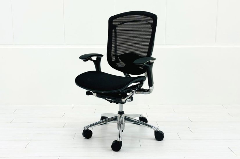 【ポリッシュ脚ピカピカ磨き有！】肘パッド新品交換 コンテッサチェア 中古 オカムラ Contessa 可動肘 中古オフィス家具 ブラック 画像