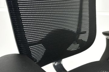 【ポリッシュ脚ピカピカ磨き有！】肘パッド新品交換 コンテッサチェア 中古 オカムラ Contessa 可動肘 中古オフィス家具 ブラック 画像