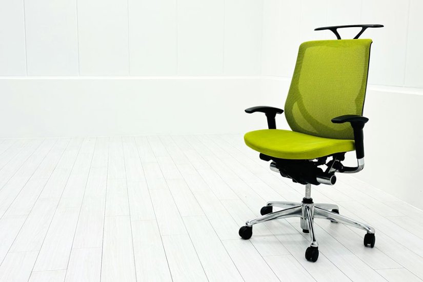 【ポリッシュ脚ピカピカ磨き有！】オカムラ ゼファーチェア 中古 中古オフィス家具 Zephyr 座クッション 背メッシュ 可動肘 グリーン画像