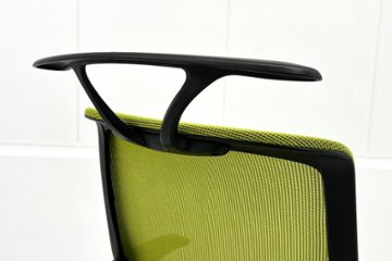 【ポリッシュ脚ピカピカ磨き有！】オカムラ ゼファーチェア 中古 中古オフィス家具 Zephyr 座クッション 背メッシュ 可動肘 グリーン画像