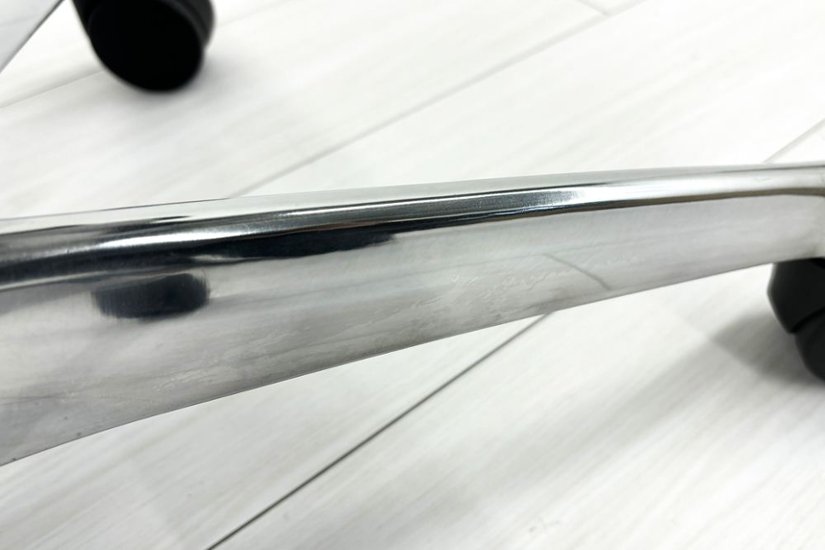 【ポリッシュ脚ピカピカ磨き有！】オカムラ ゼファーチェア 中古 中古オフィス家具 Zephyr 座クッション 背メッシュ 可動肘 グリーン画像