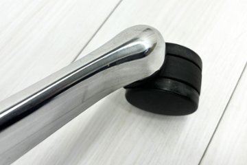 【ポリッシュ脚ピカピカ磨き有！】オカムラ ゼファーチェア 中古 中古オフィス家具 Zephyr 座クッション 背メッシュ 可動肘 グリーン画像