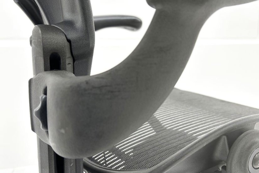 Herman Miller Aeron Chairs アーロンチェア 中古 Bサイズ フル装備 ハーマンミラー 中古オフィス家具 肘ダイヤル シリンダー交換済み画像