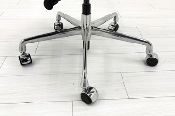 【ポリッシュ脚ピカピカ磨き有！】 イームズ アルミナムグループチェア 2018年製 中古 エグゼクティブチェア チャールズ&レイ・イームズ ハーマンミラー Herman Miller 4226画像