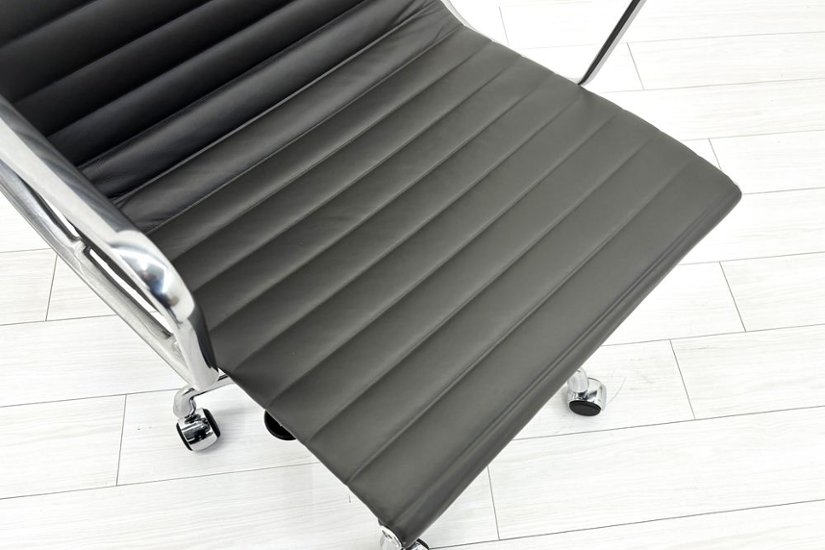 【ポリッシュ脚ピカピカ磨き有！】 イームズ アルミナムグループチェア 2018年製 中古 エグゼクティブチェア チャールズ&レイ・イームズ ハーマンミラー Herman Miller 4226画像