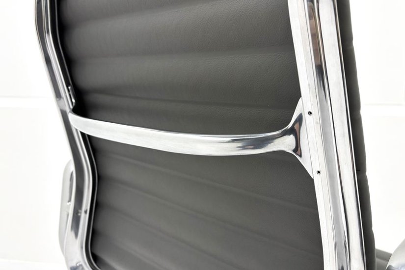 【ポリッシュ脚ピカピカ磨き有！】 イームズ アルミナムグループチェア 2018年製 中古 エグゼクティブチェア チャールズ&レイ・イームズ ハーマンミラー Herman Miller 4227画像